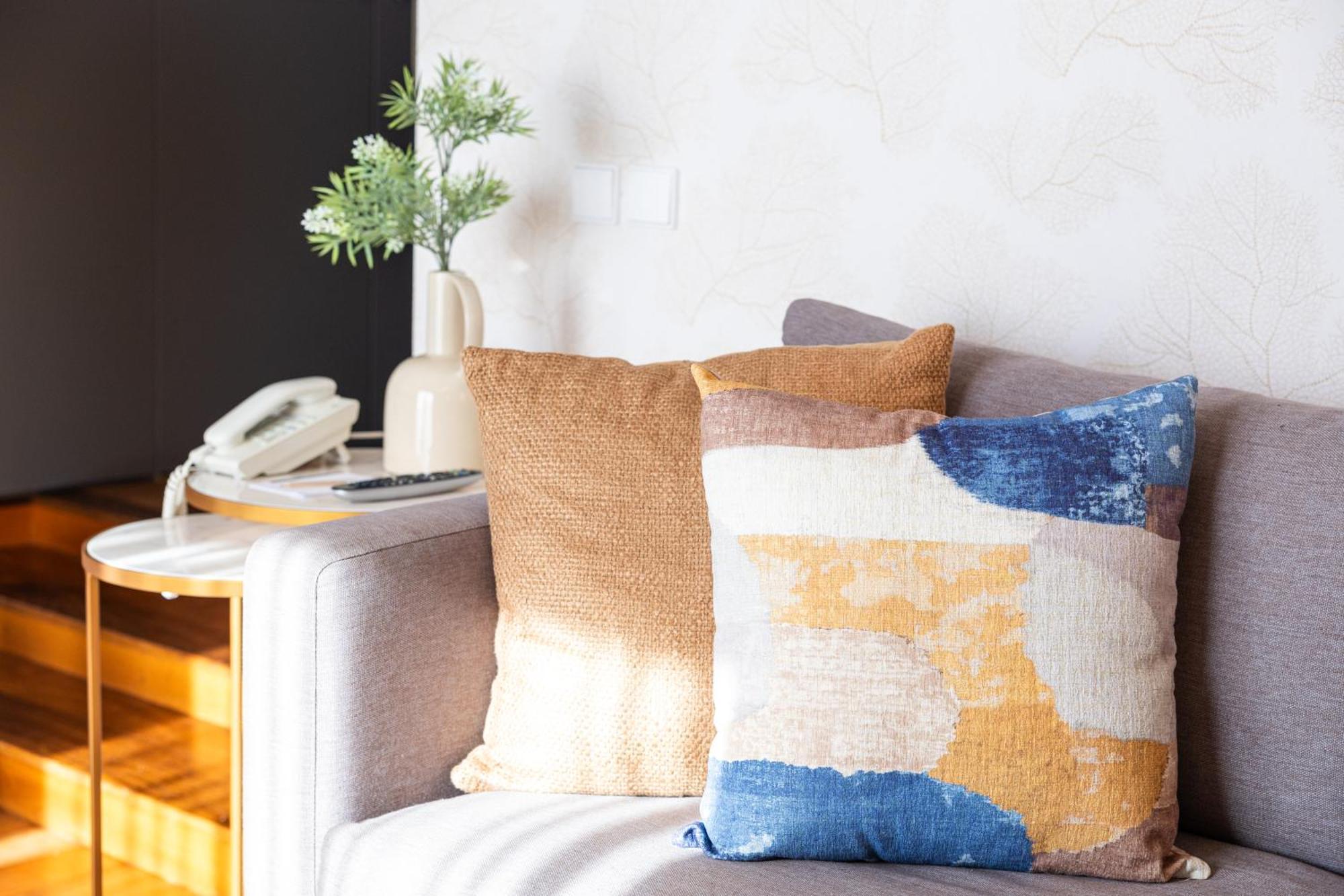 Pestana Cidadela Cascais - Pousada & Art District Luaran gambar Decorative cushions
